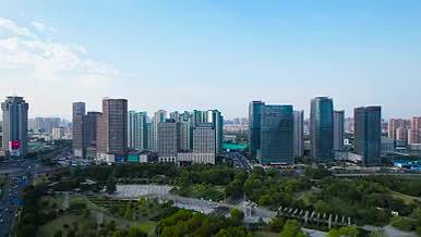 4K航拍淮安地标淮安金融广场城市CBD视频的预览图